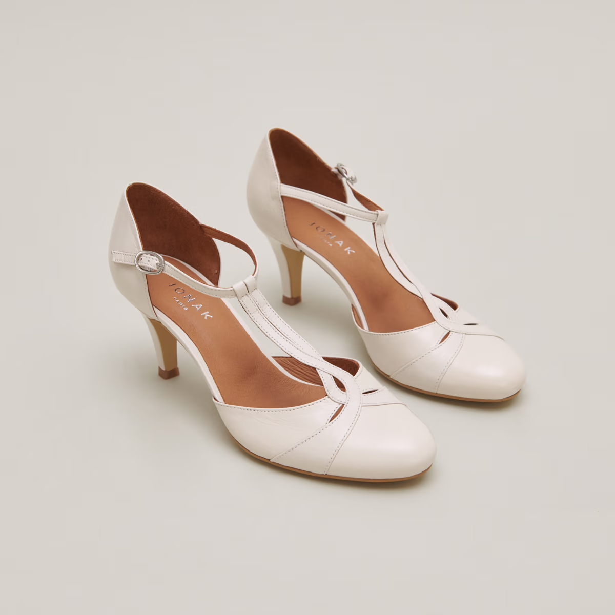 Salomés à talons et boucles ajustantes