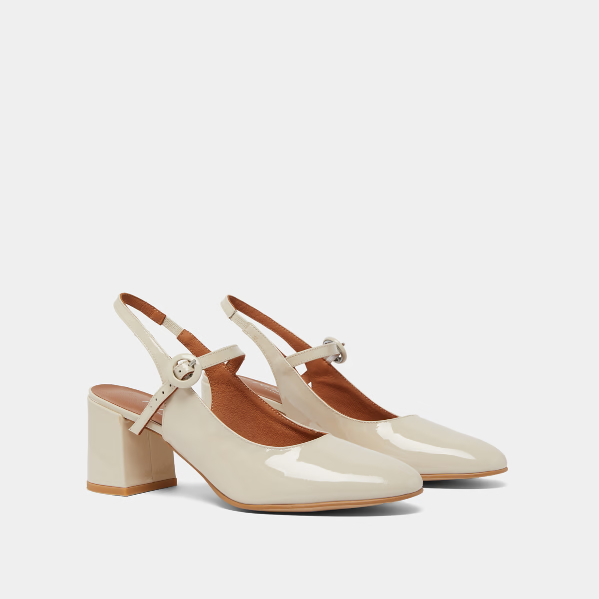 Babies à talons et bouts arrières ouvertes