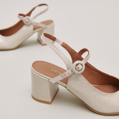 Babies à talons et bouts arrières ouvertes