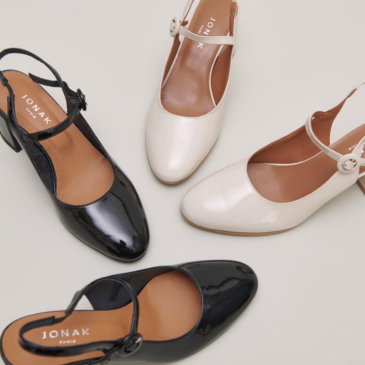 Babies à talons et bouts arrières ouvertes