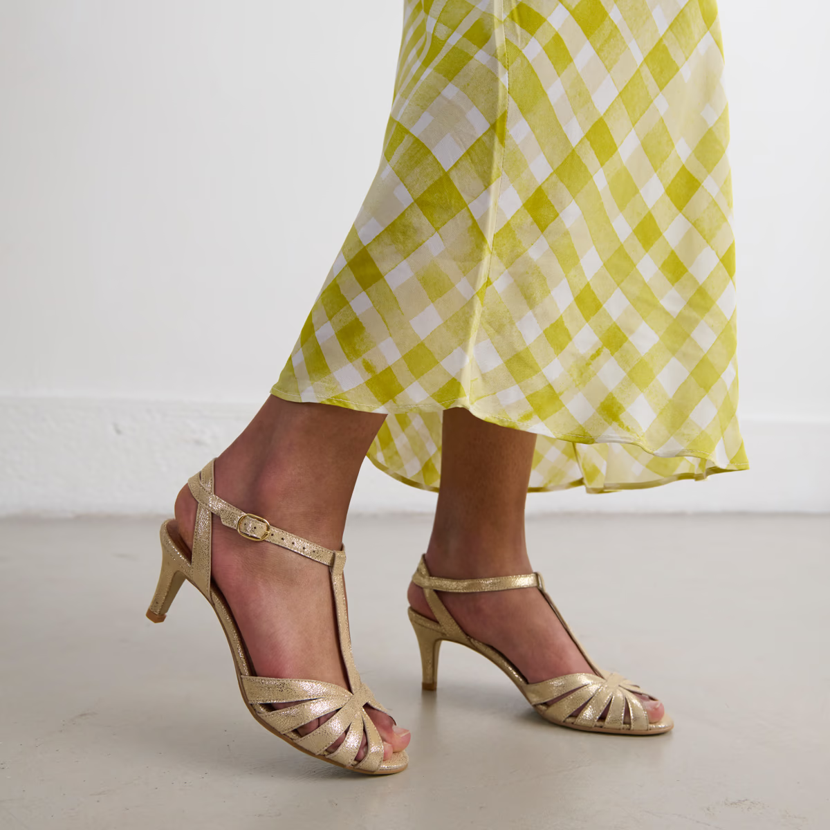 Salomés à brides et bouts ouverts