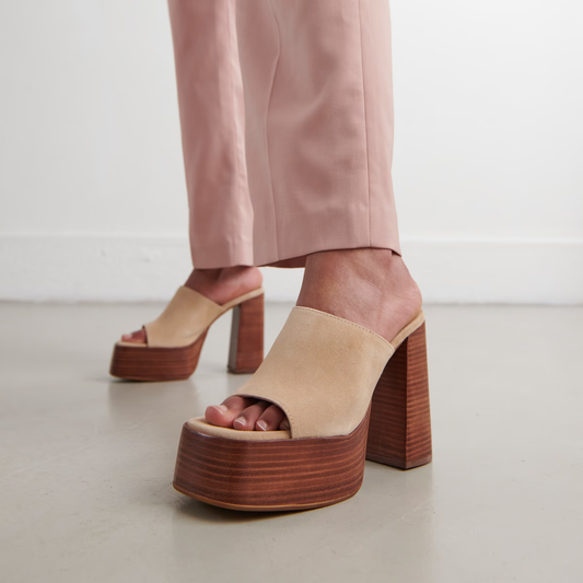 Mules à talons et bouts ouverts